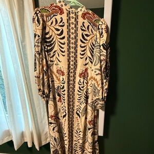 Farm Rio Sand Classic Nature Maxi Dress
NWT
Gold and Black Bishop Sleeve Gown